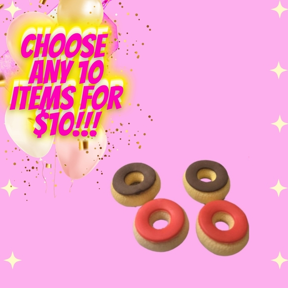 🔥FREE GIFT🔥 4 food erasers red & brown donuts 🍩 ❤️ NWOT - Picture 1 of 3